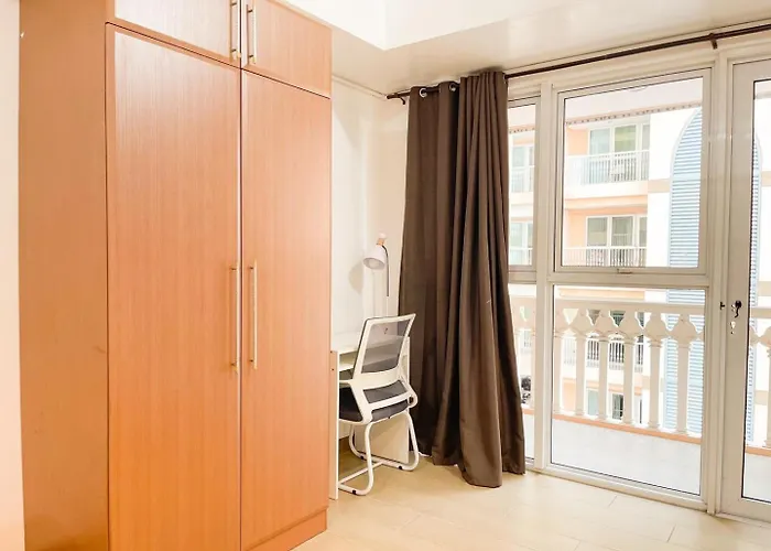 Cozy In Venice Bgc With Balcony #vlrtc28c Holiday home Manila