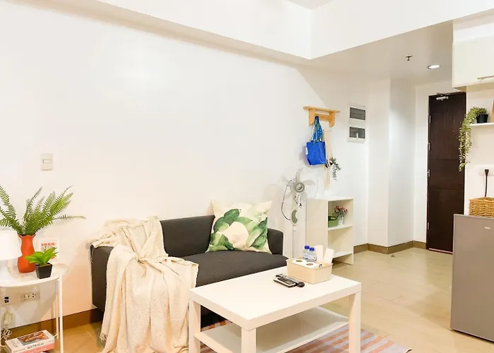 Cozy In Venice Bgc With Balcony #vlrtc28c *
