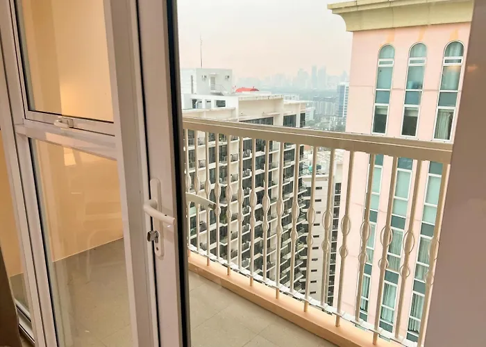 Cozy In Venice Bgc With Balcony #vlrtc28c *