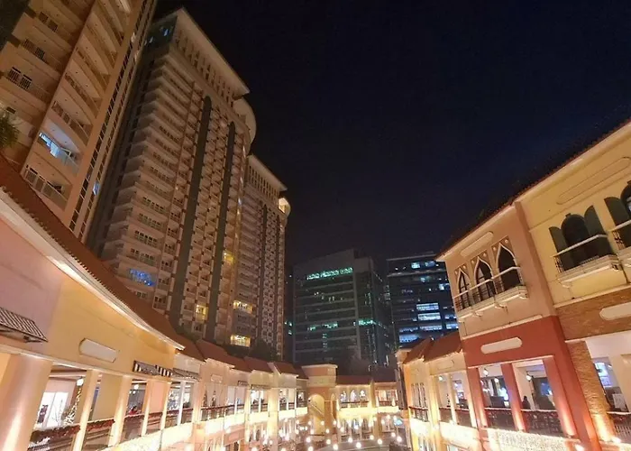 Holiday home Cozy In Venice Bgc With Balcony #vlrtc28c Manila