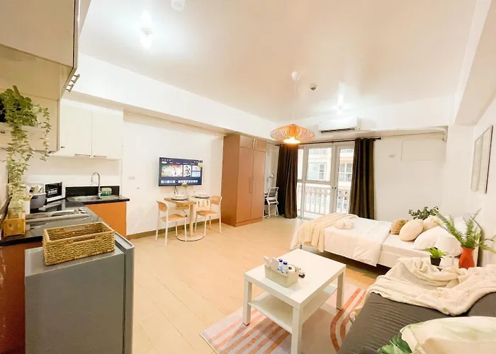 Cozy In Venice Bgc With Balcony #vlrtc28c *